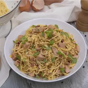 Gebratene Spaghetti mit Majoran