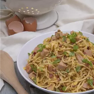 Gebratene Spaghetti mit Majoran