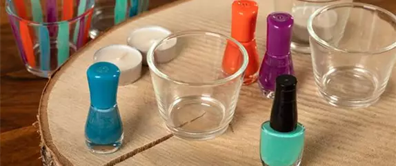 Bunte Ostergläser mit Nagellack gestalten